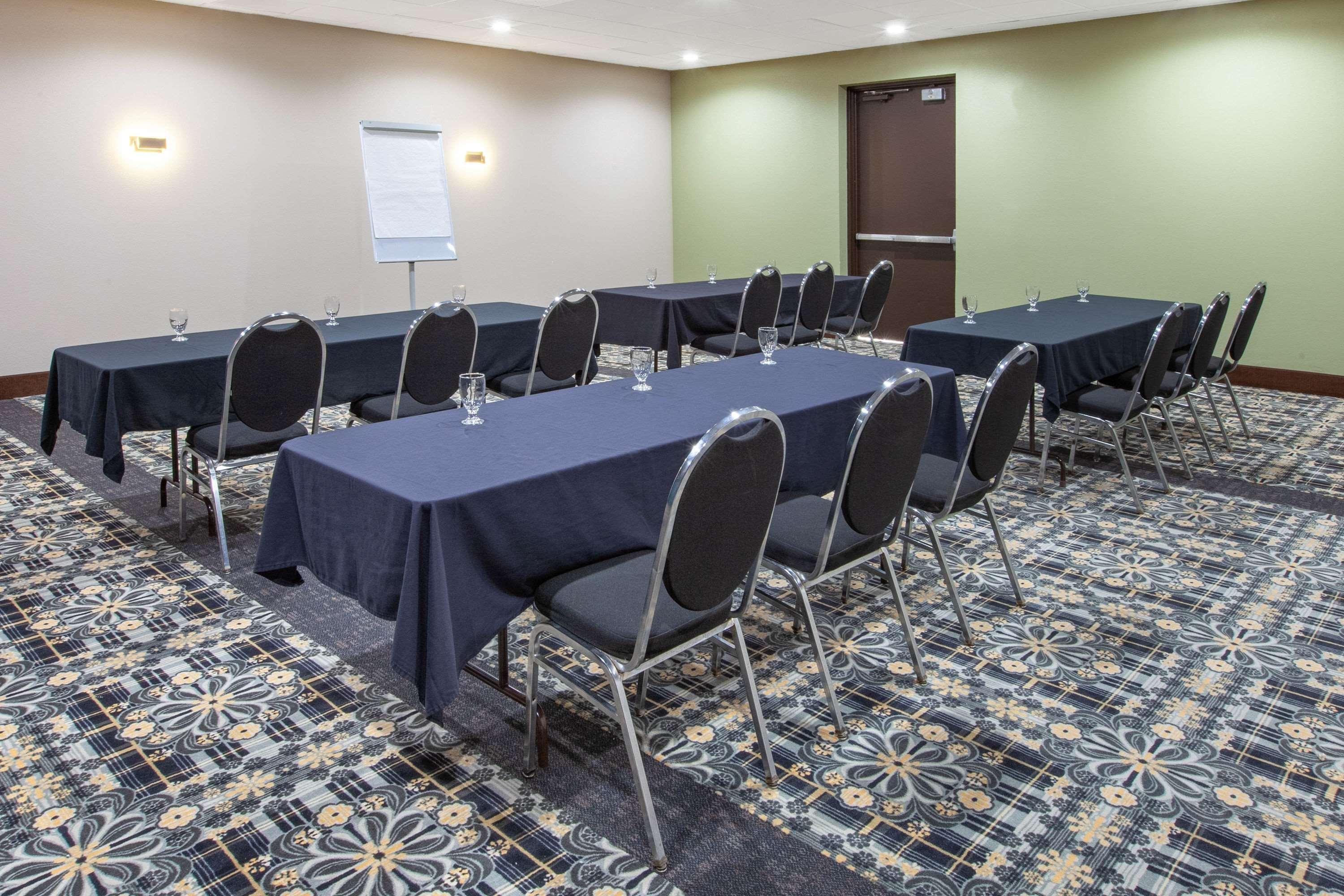 Days Inn & Suites By Wyndham Grand Rapids Near Downtown Wyoming Dış mekan fotoğraf